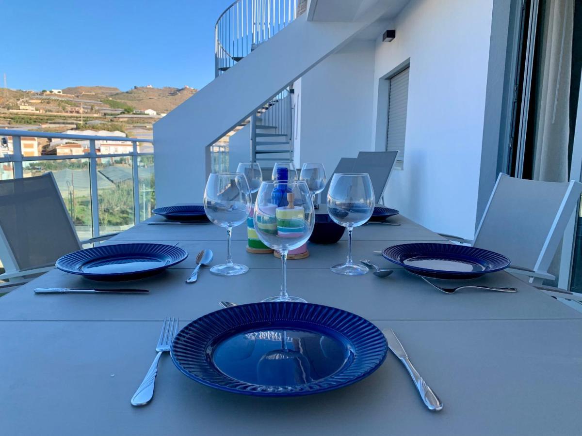 Four Bedroom Penthouse In Apartment *